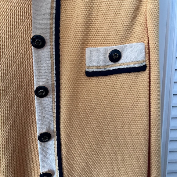 St John women’s small cardigan with shoulder pads - Picture 2 of 5